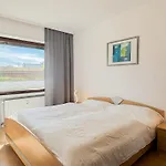 Daire Sonnenblick 6-02